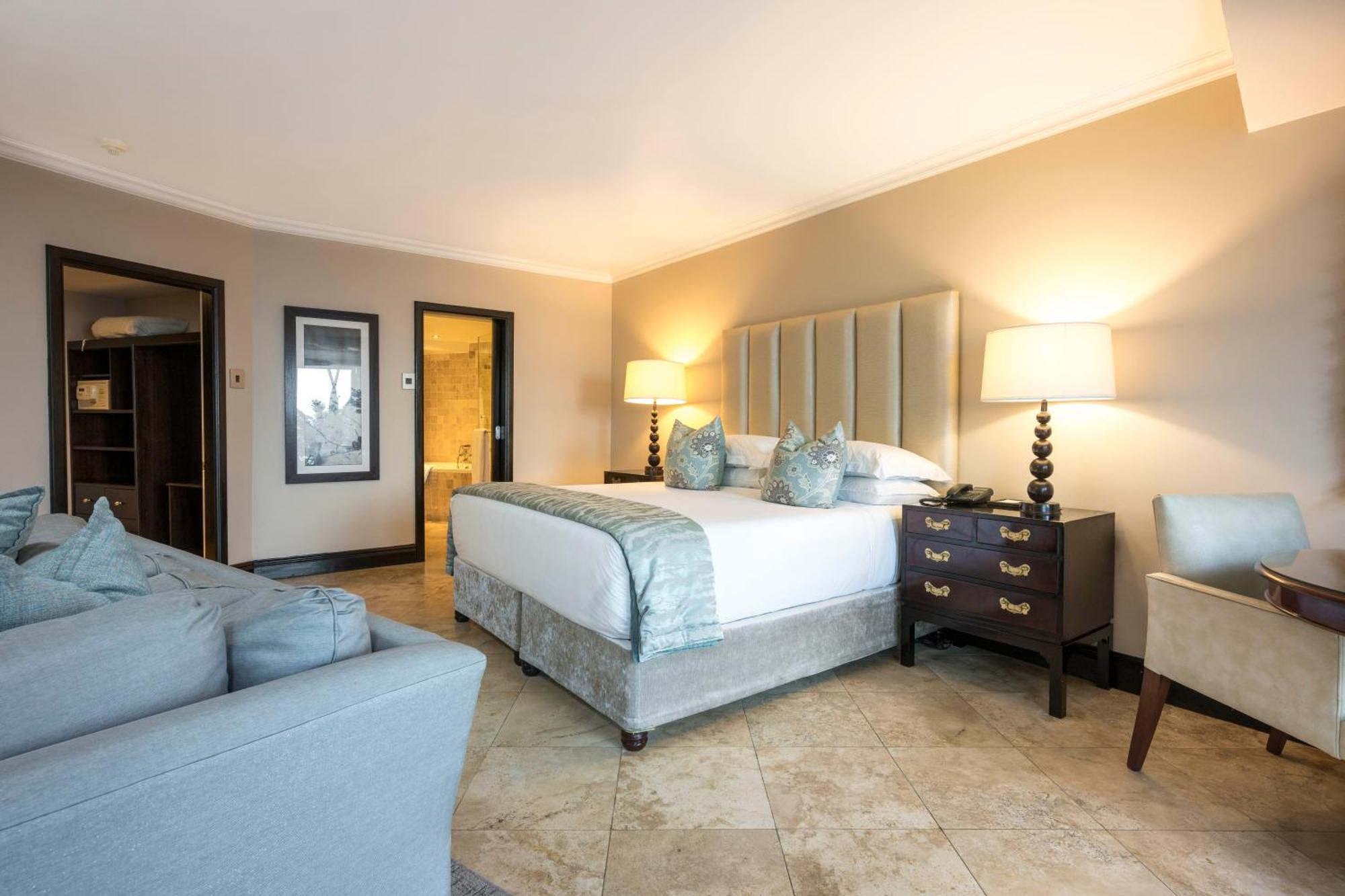 Beverly Hills Durban Exterior foto A bedroom at the Cape Grace