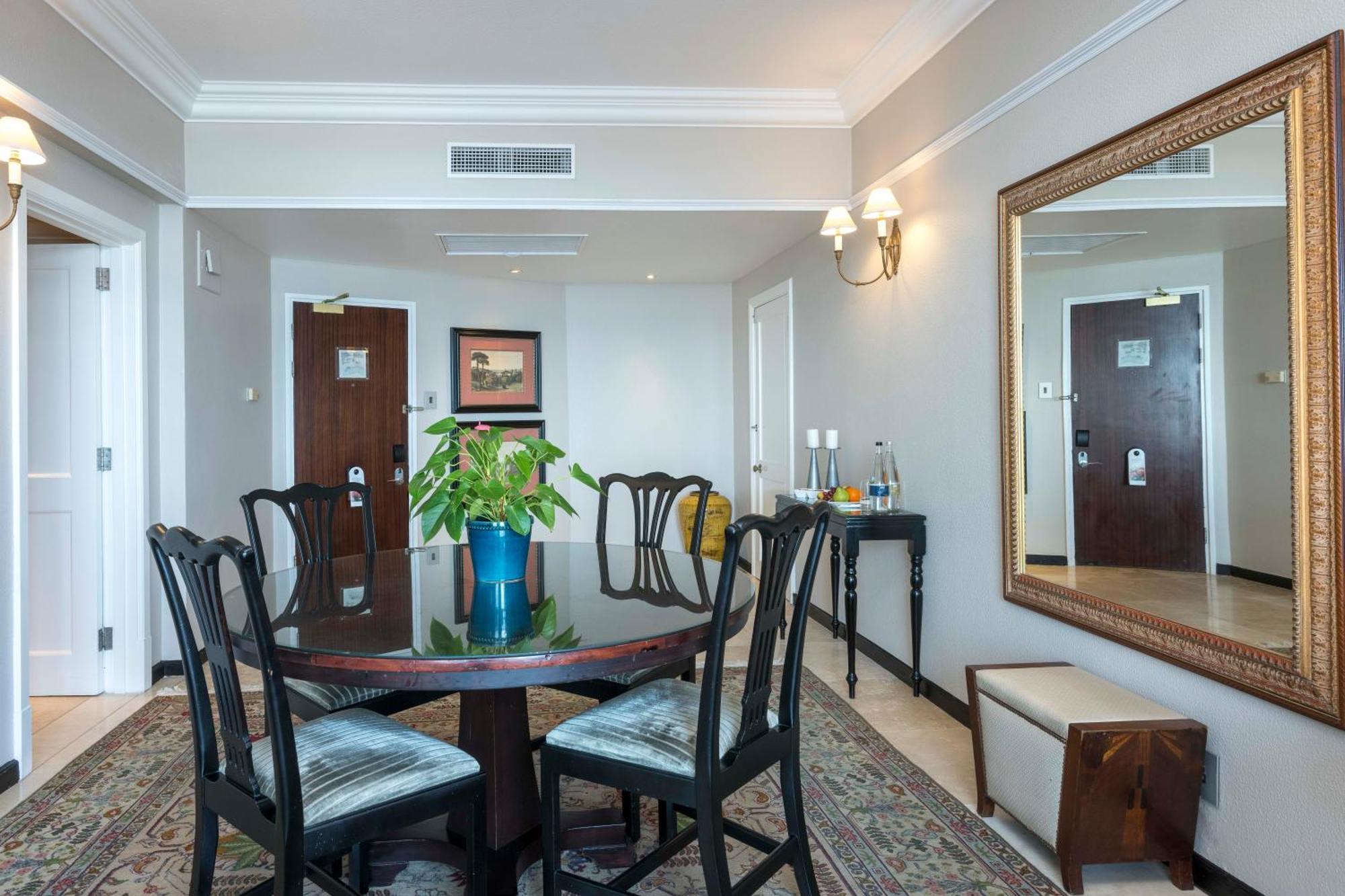 Beverly Hills Durban Exterior foto A suite at the Hilton