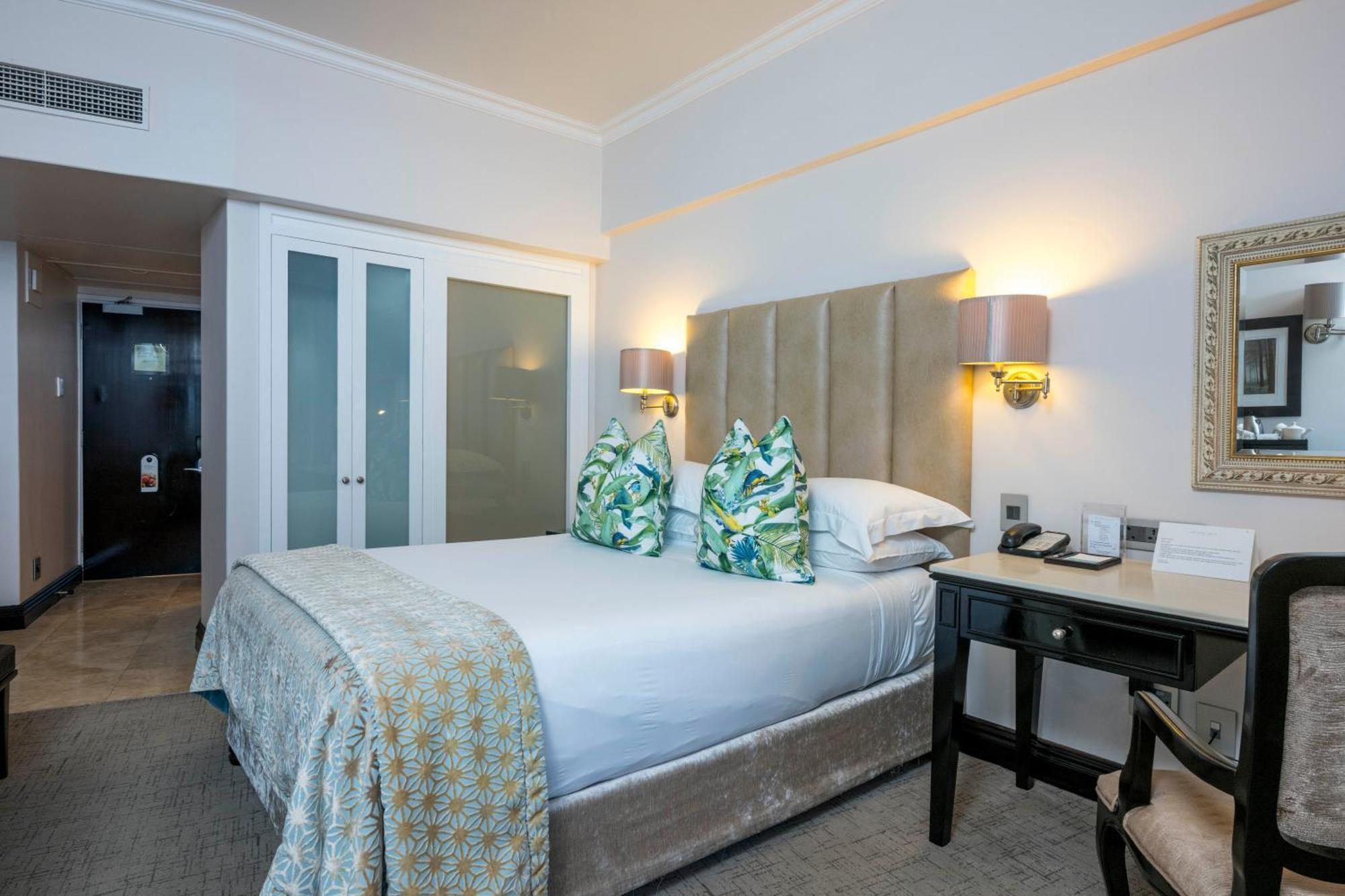 Beverly Hills Durban Exterior foto A bedroom at the hotel